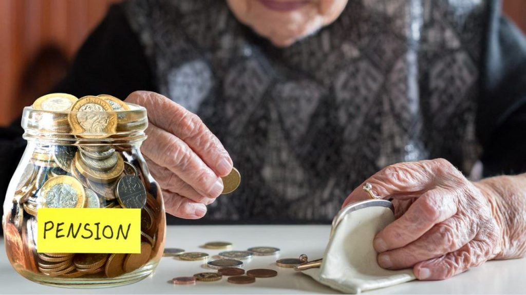 Възрастни българи взимат бързи кредити, за да платят „космическите“ сметки за ток