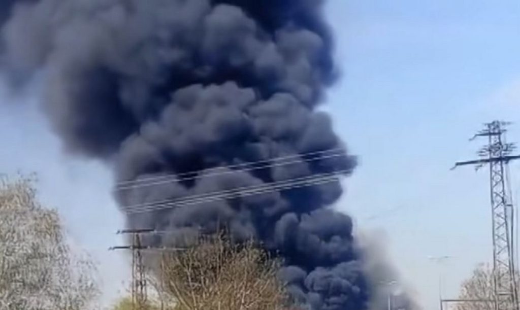 Пожар лумна в депо за гуми край Варна