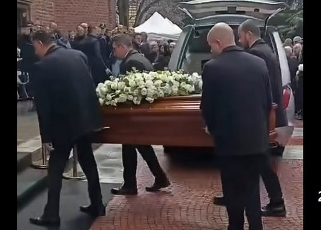 Поклонението пред Боби Михайлов събра „златното поколение“(ВИДЕО)