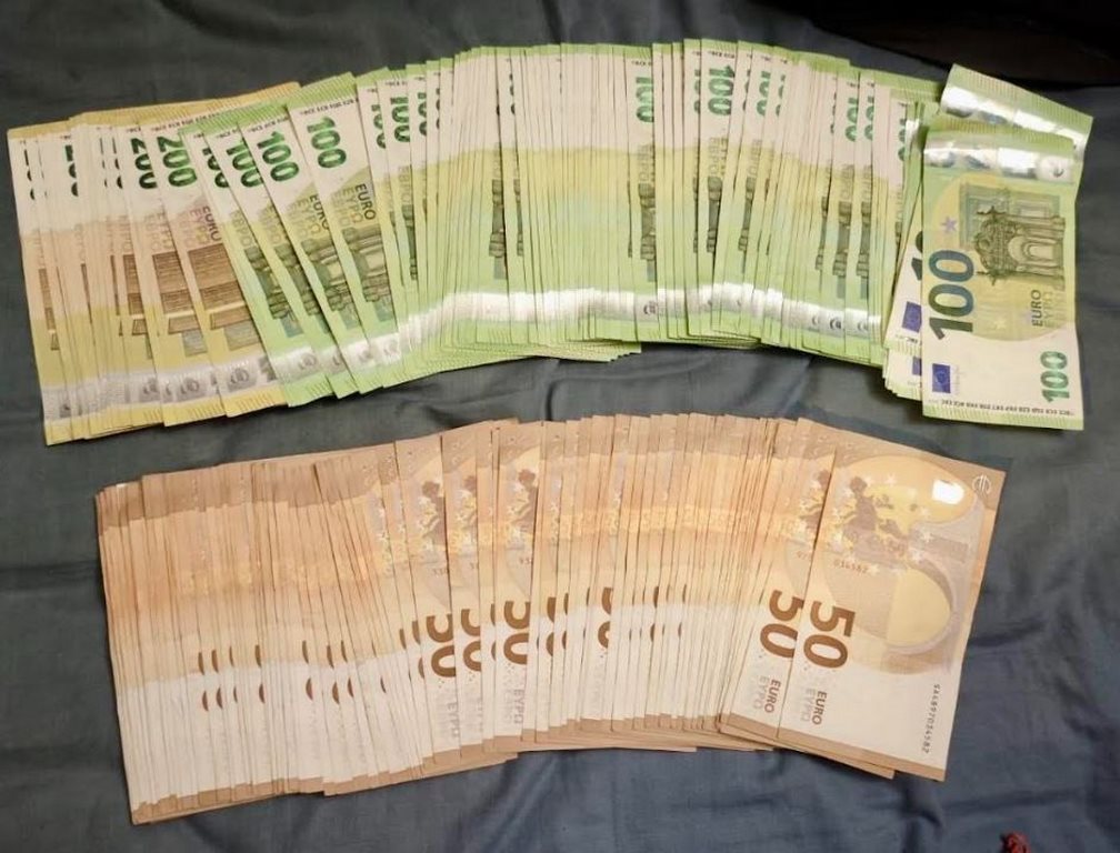 Разбиха престъпна група: 67 кг дрога и близо 600 хил. евро иззети в София