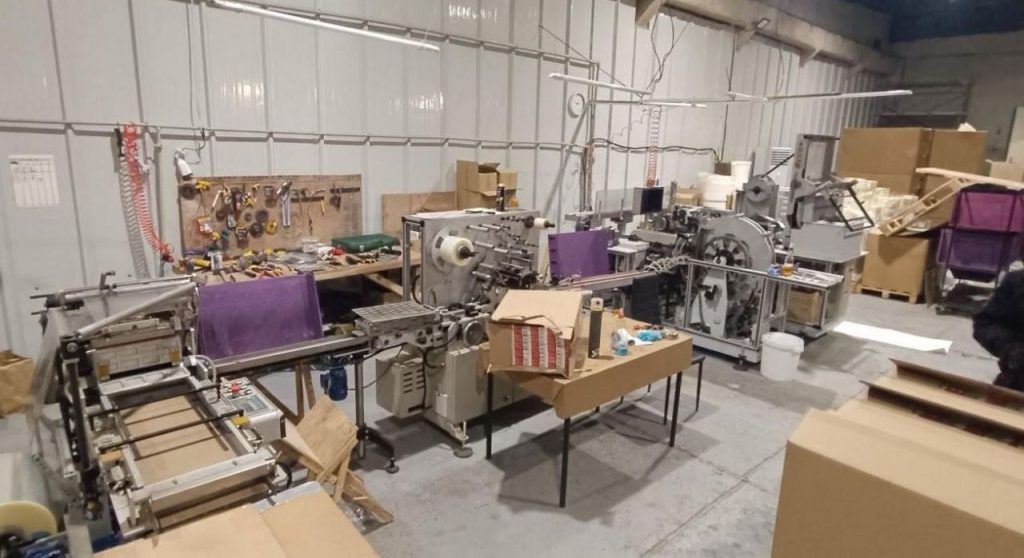 Разкрита е нелегална фабрика за цигари в Дупница