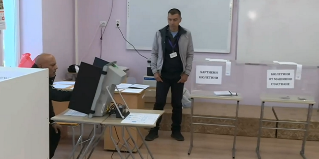 Напрежение в Буковлък: Заплаха за спиране на вота заради езика в секцията