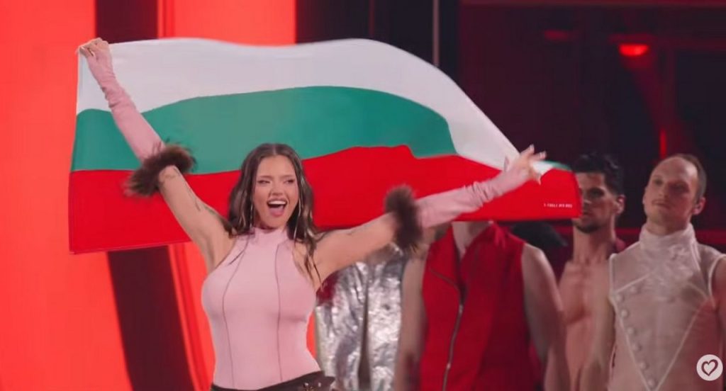 Къде да гледаме концерта на DARA във Варна тази вечер?