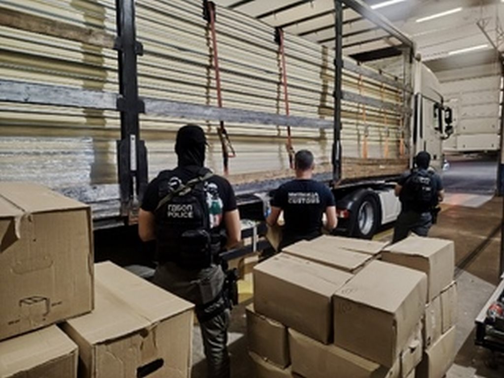 ГДБОП удари наркоканал: Заловиха 400 кг марихуана за 8 милиона лева на Дунав мост