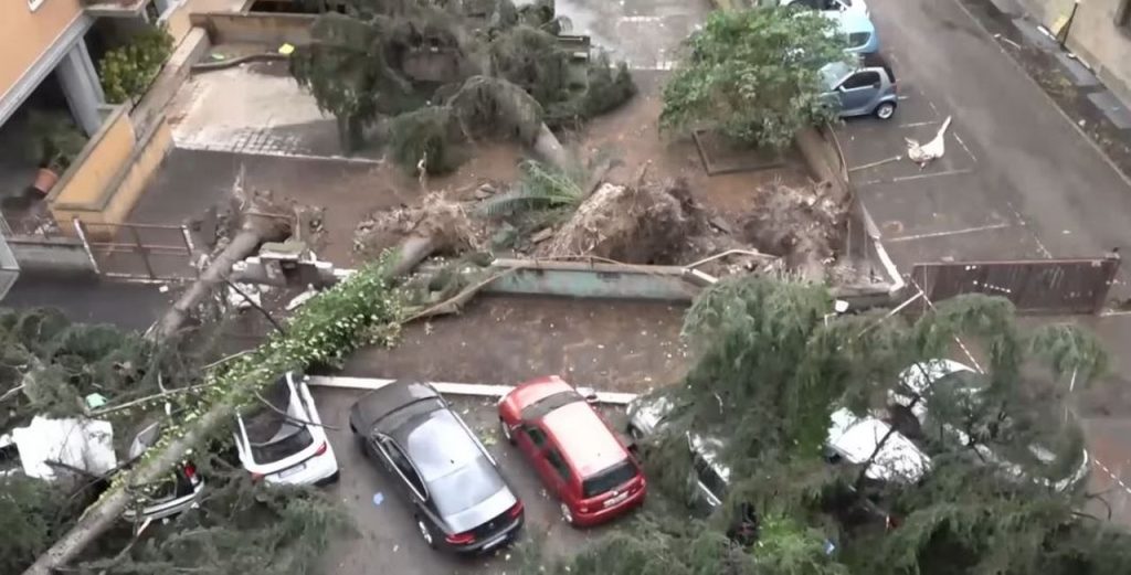 Торнадо удари Рим: Хаос и разрушения в италианската столица