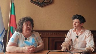 В интервюто д-р Маринова коментира актуалните предизвикателства пред здравната система, кадровата криза, детското здравеопазване и влиянието на дигиталната среда върху развитието на децата.